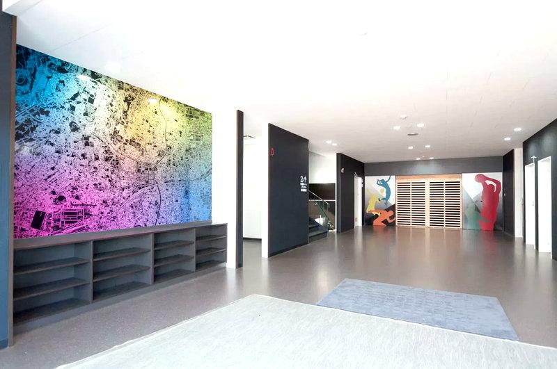 建築に“意味”を与えるウォールアート設計